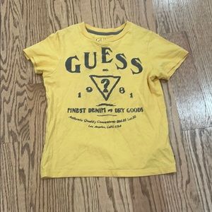 Guess t shirt size 5/6 good condition kids